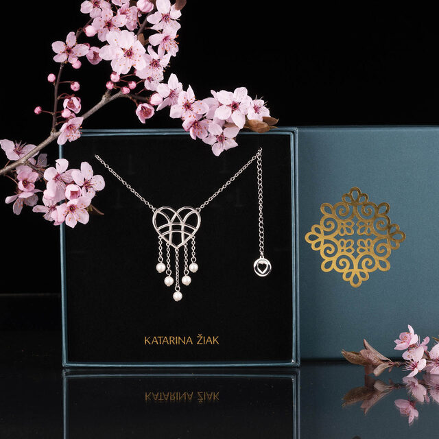 Necklace heart waterfall pearls – small