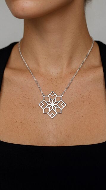 Necklace Novohrad – square 1