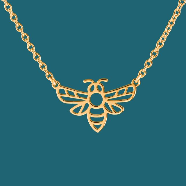 Necklace bee