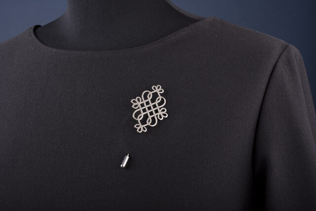 Brooch infinity 4