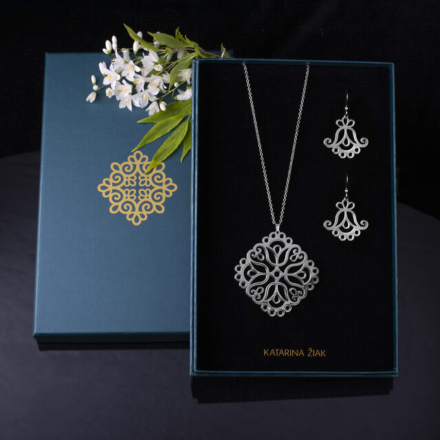Pendant bellflowers – ornament