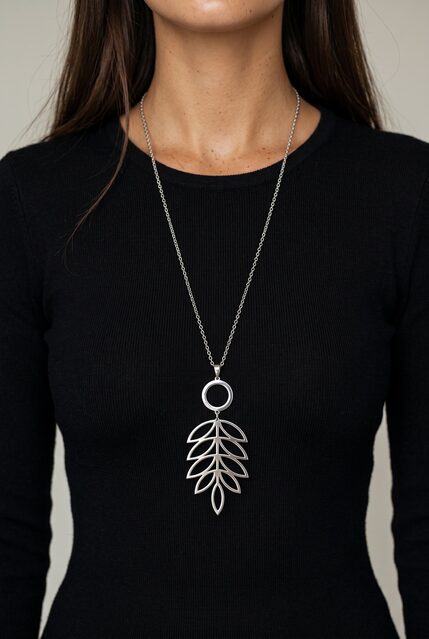 Pendant rowan leaf