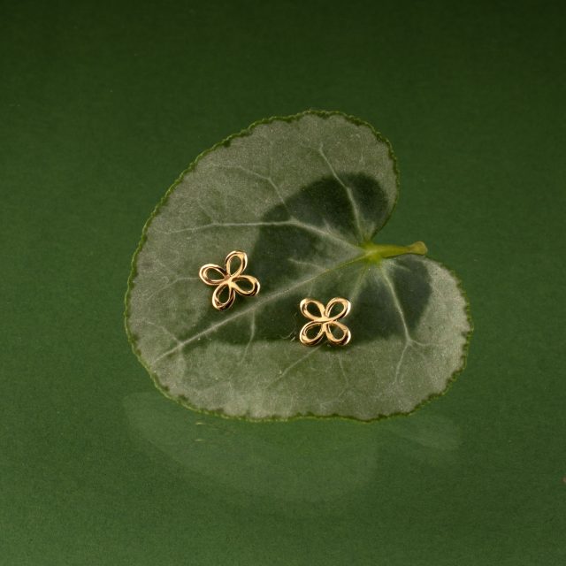 Studs infinity 1