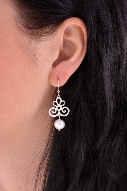 Earrings ornamentalistics – pearl