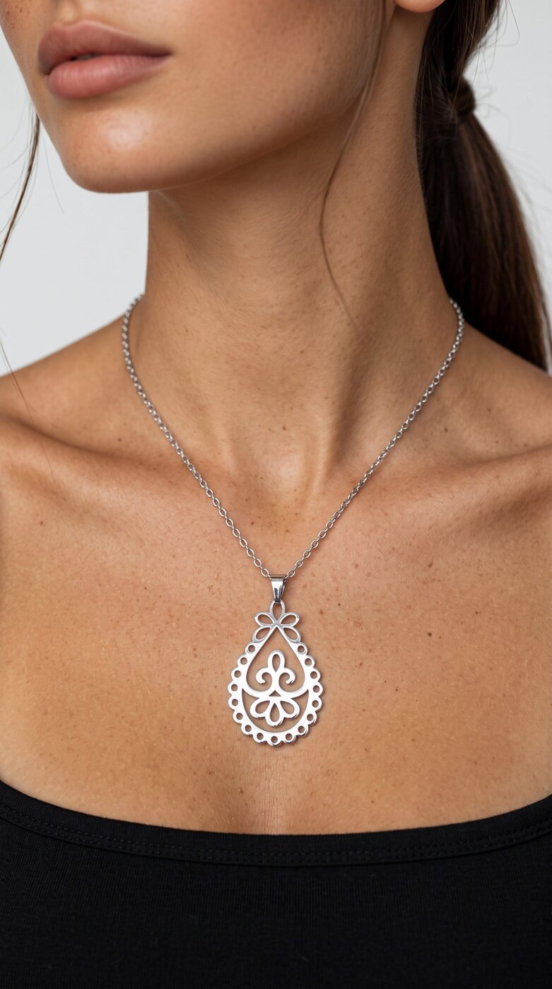 Pendant lace 5 – tear 1
