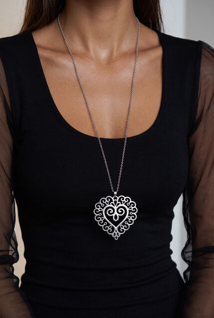 Pendant lace 3 – heart