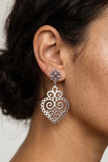 Earrings heart ornament 3