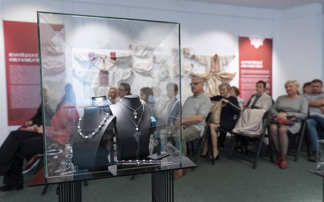 Stratený Novohrad. Výstava autorských šperkov 5.5.2022- 31.7.2022