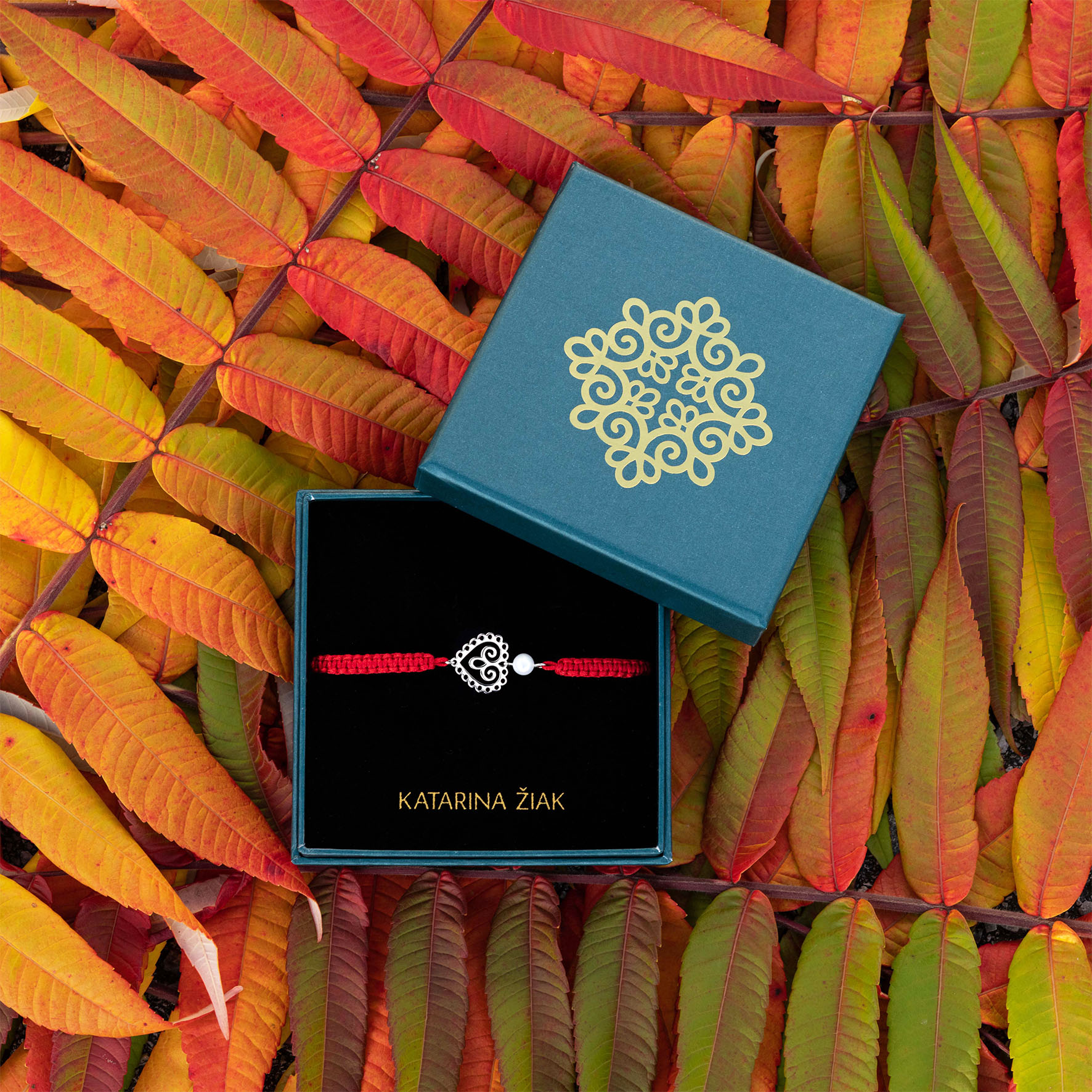 Náramok srdce mini 1 – šnúrka + perla