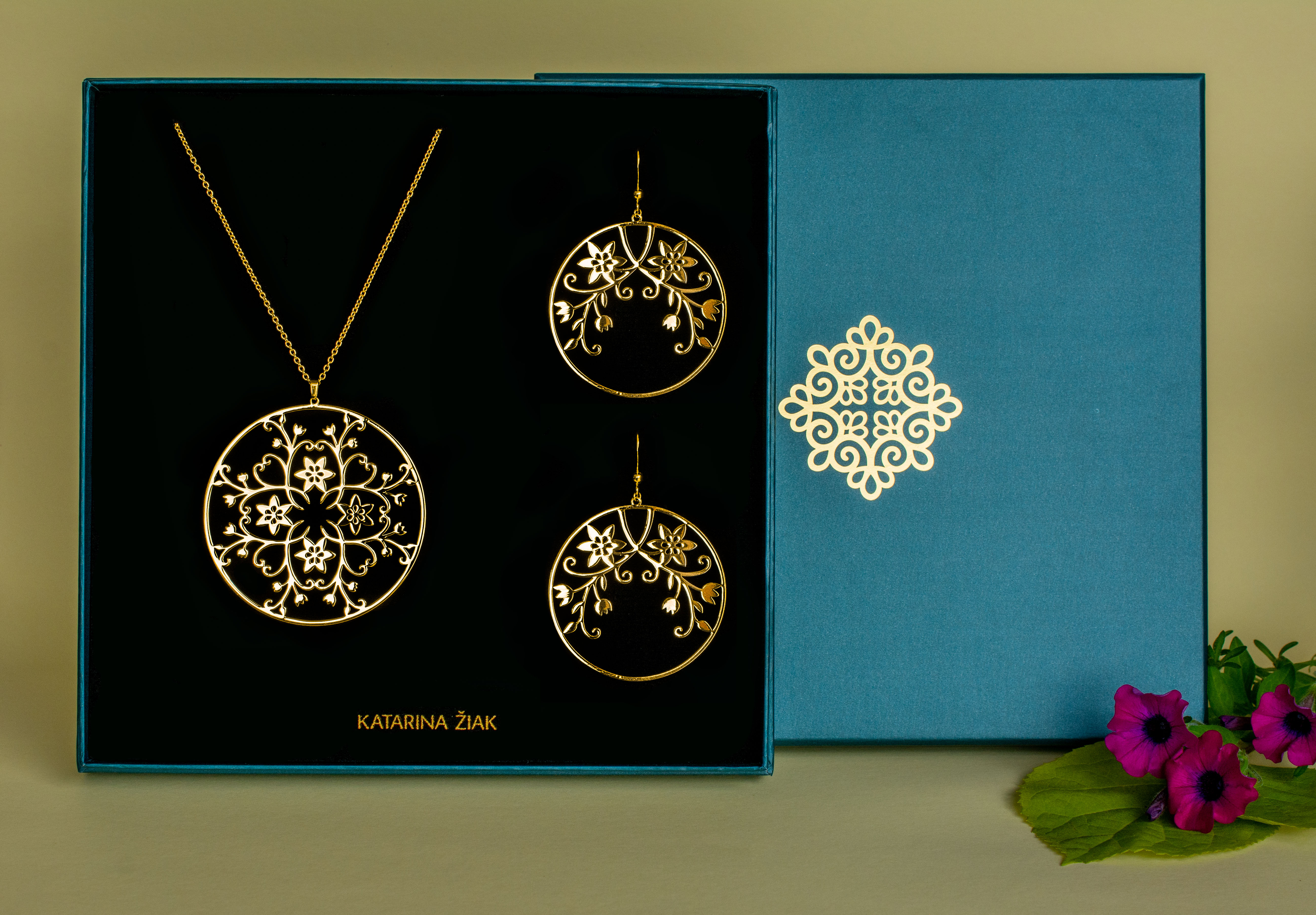 Prívesok klematis 4 - kruh