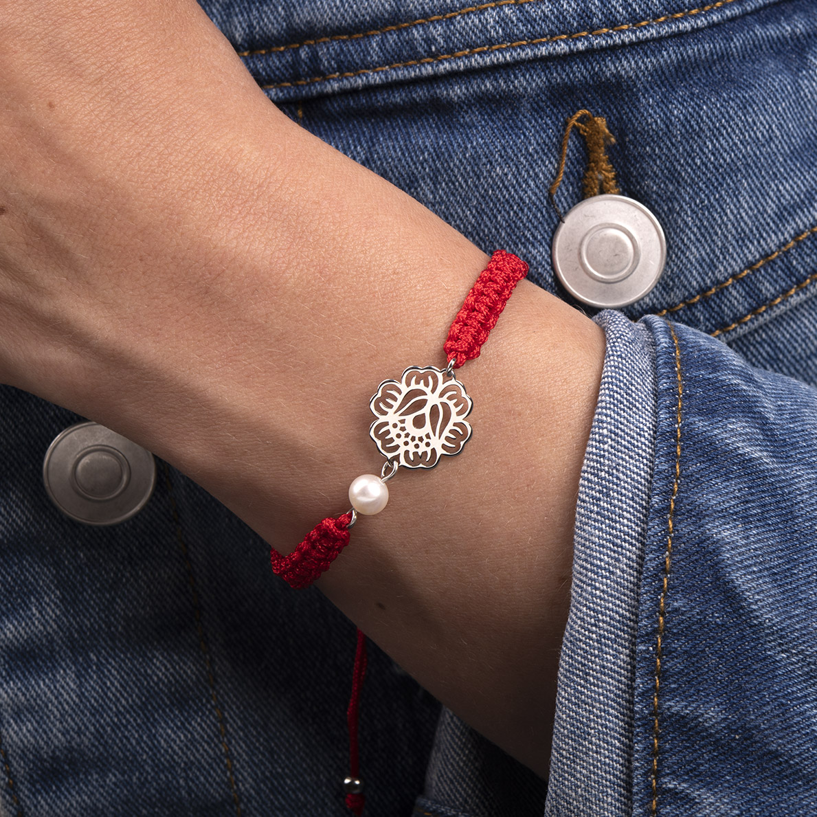 Náramok mak 1 – šnúrka + perla