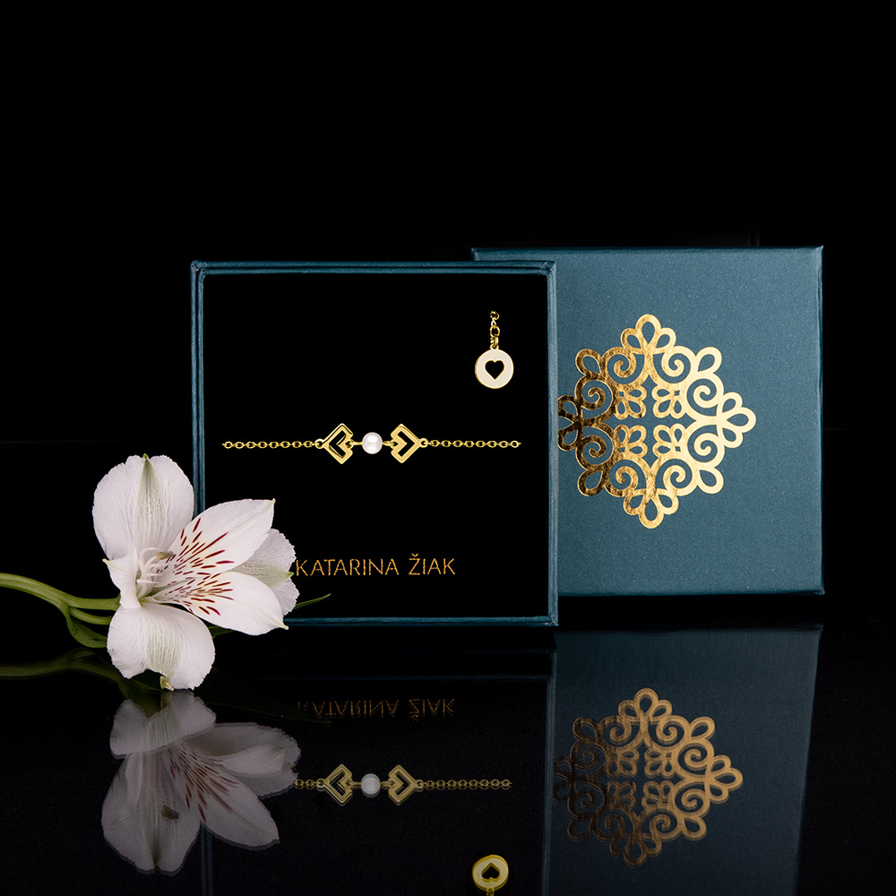 Náramok Novohrad 2 srdiečka – retiazka + perla