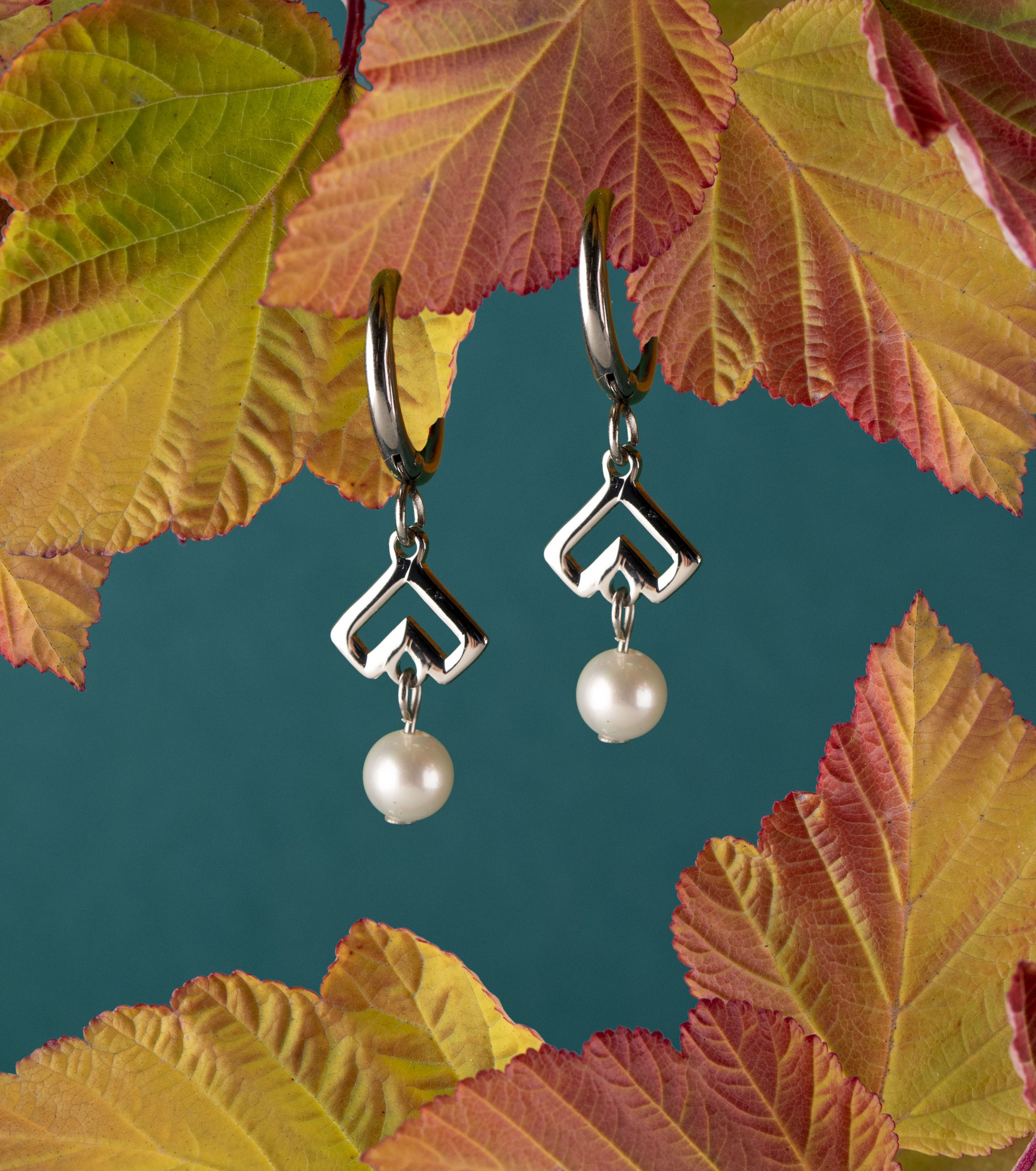 Náušnice – Novohrad srdiečko 1 + perla - krátke