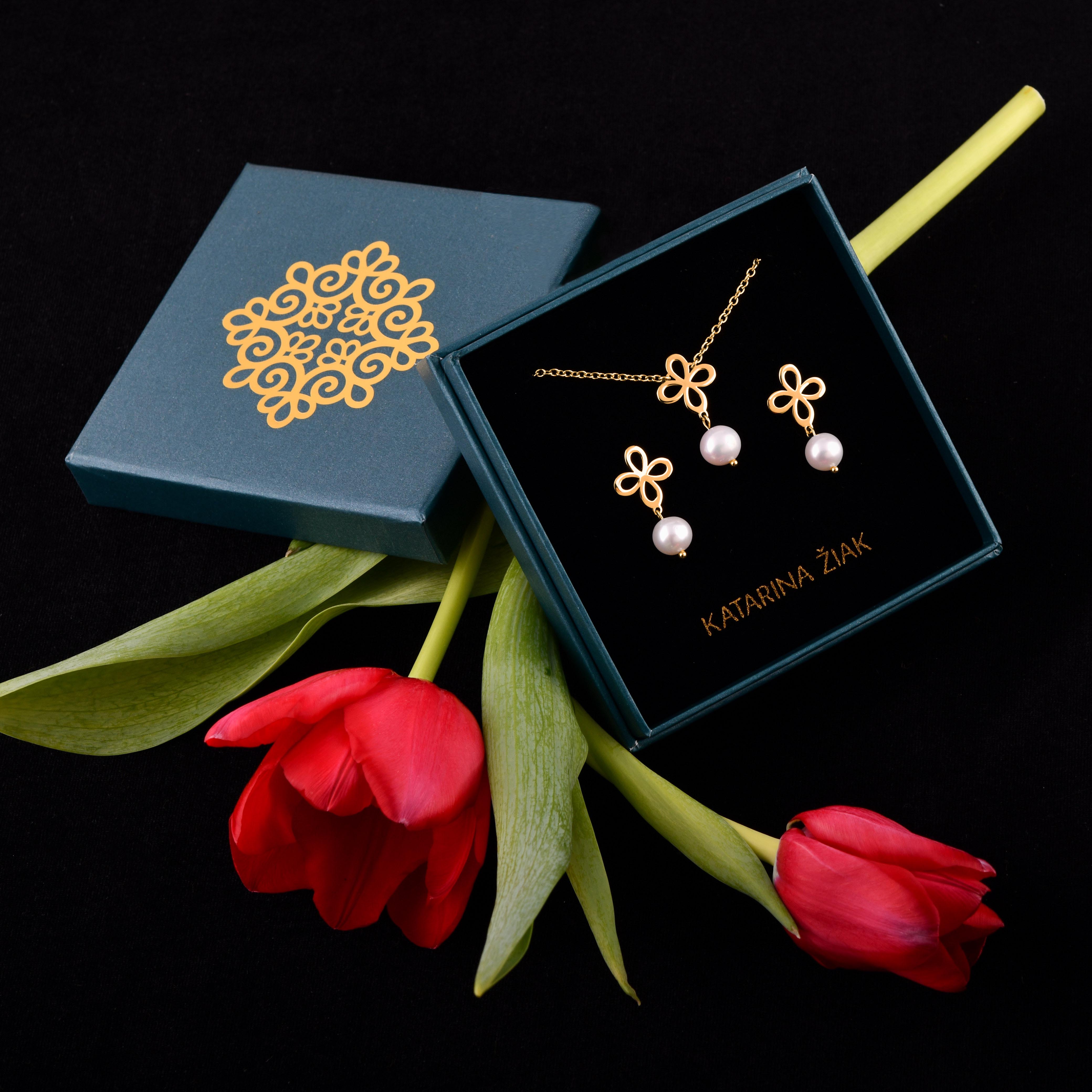 Set nekonečno s perlou