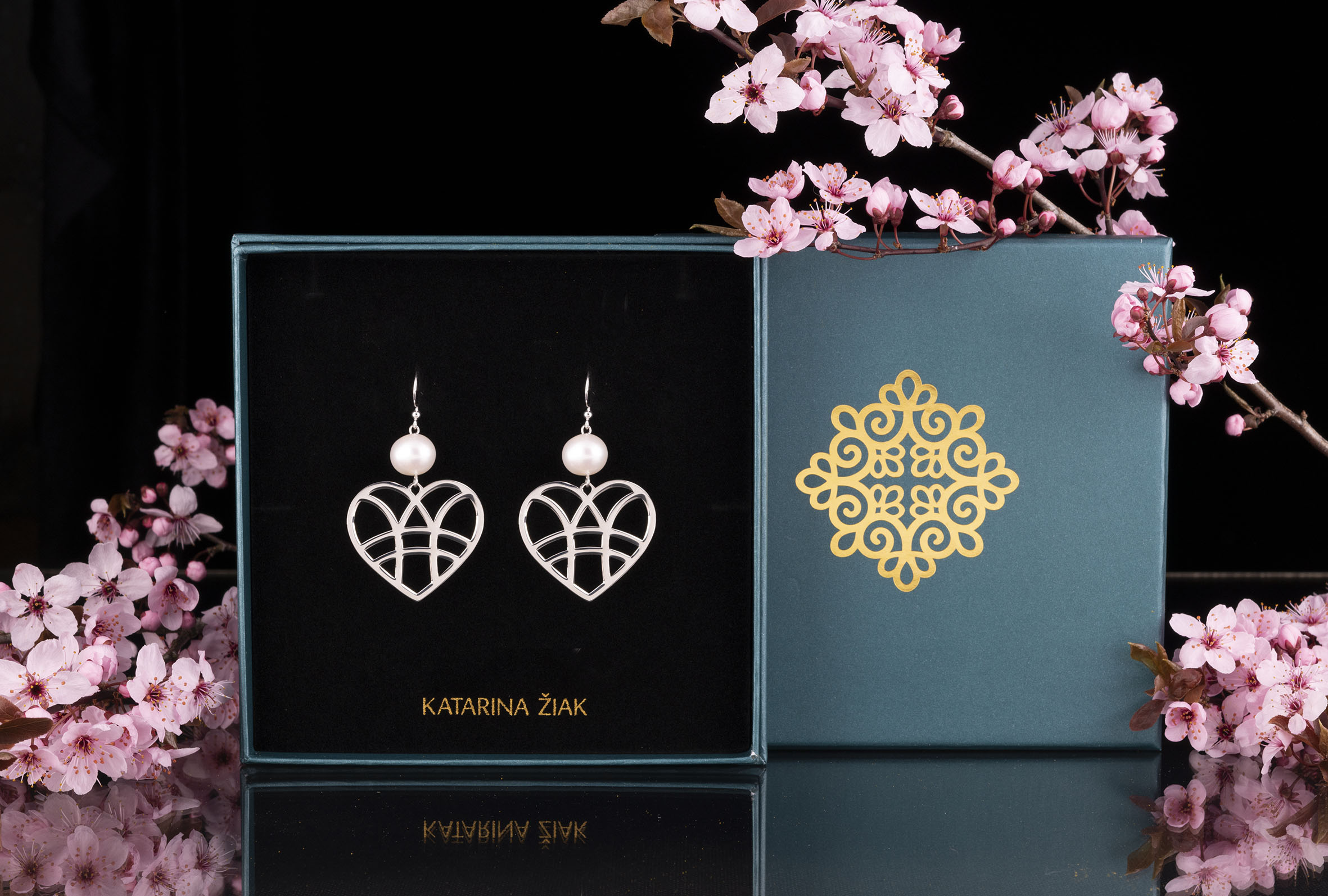 Náušnice srdce + 1 perla - krátke