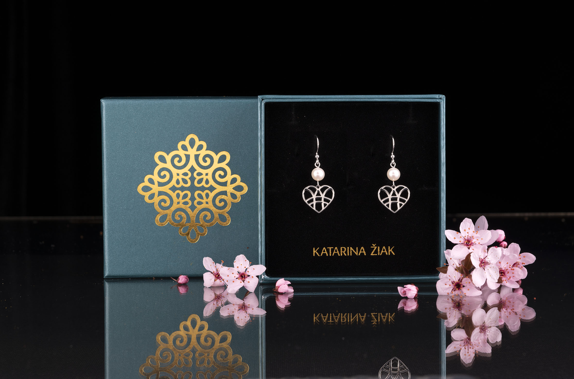 Náušnice srdce + 1 perla - krátke