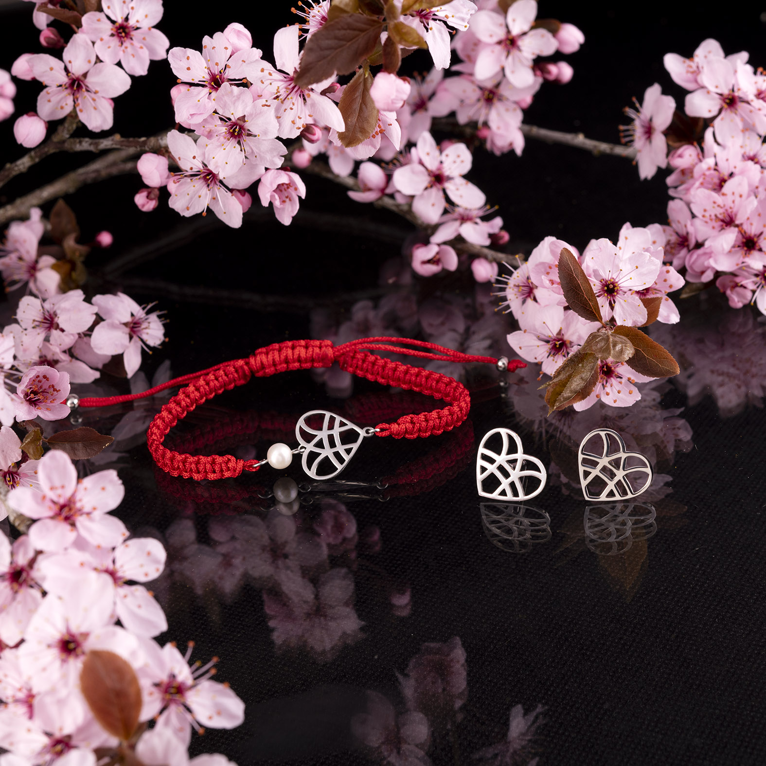 Set napichovacie náušnice + šnúrkový náramok srdce + perla