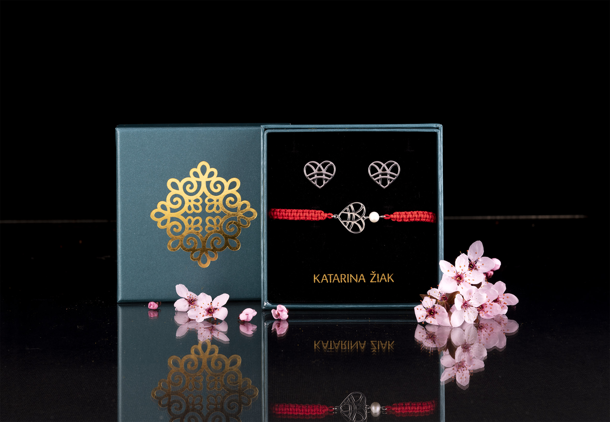 Set napichovacie náušnice + šnúrkový náramok srdce + perla