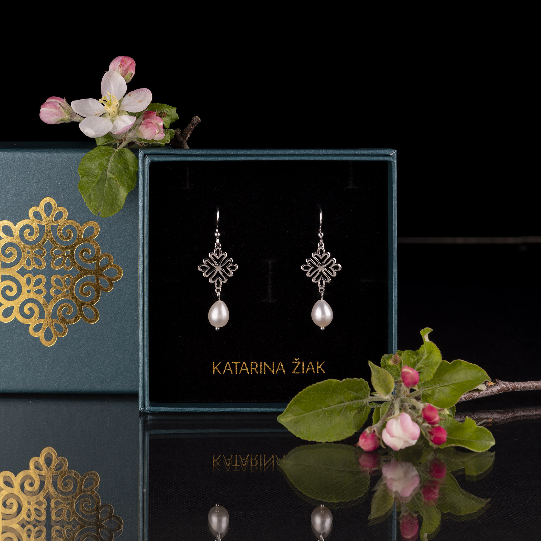 Náušnice Trakovice ornament +perla slza