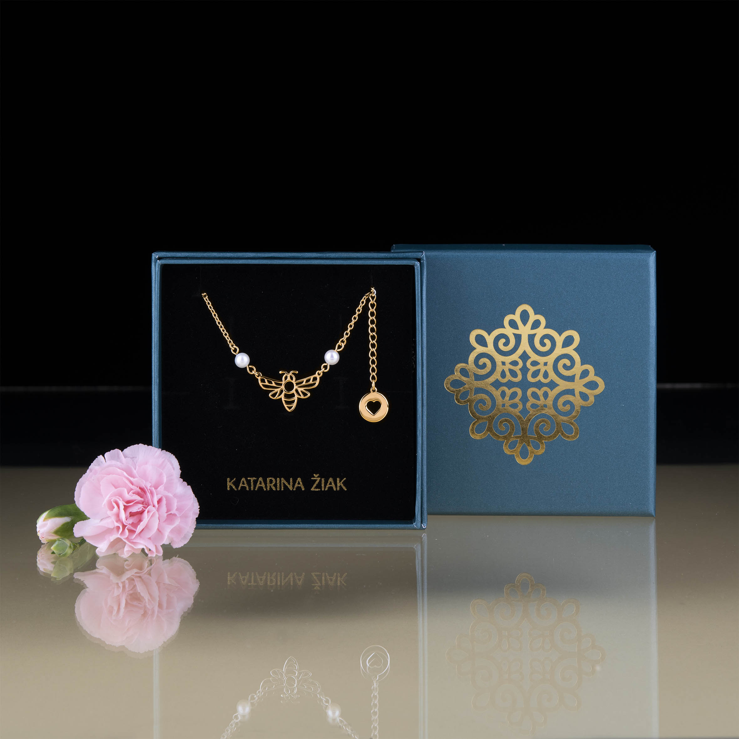 Náhrdelník včela + perly