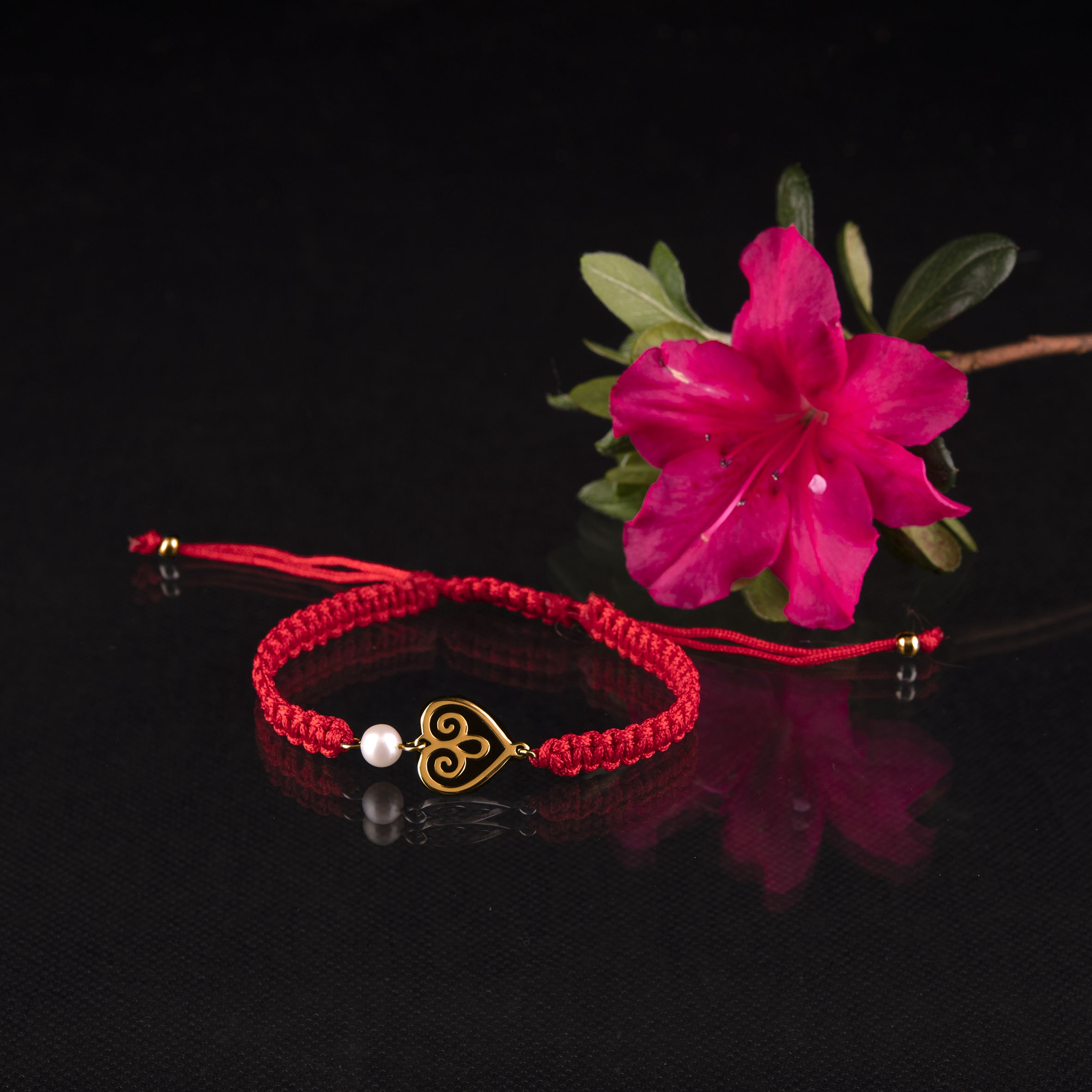 Náramok malé srdiečko - šnúrka + perla