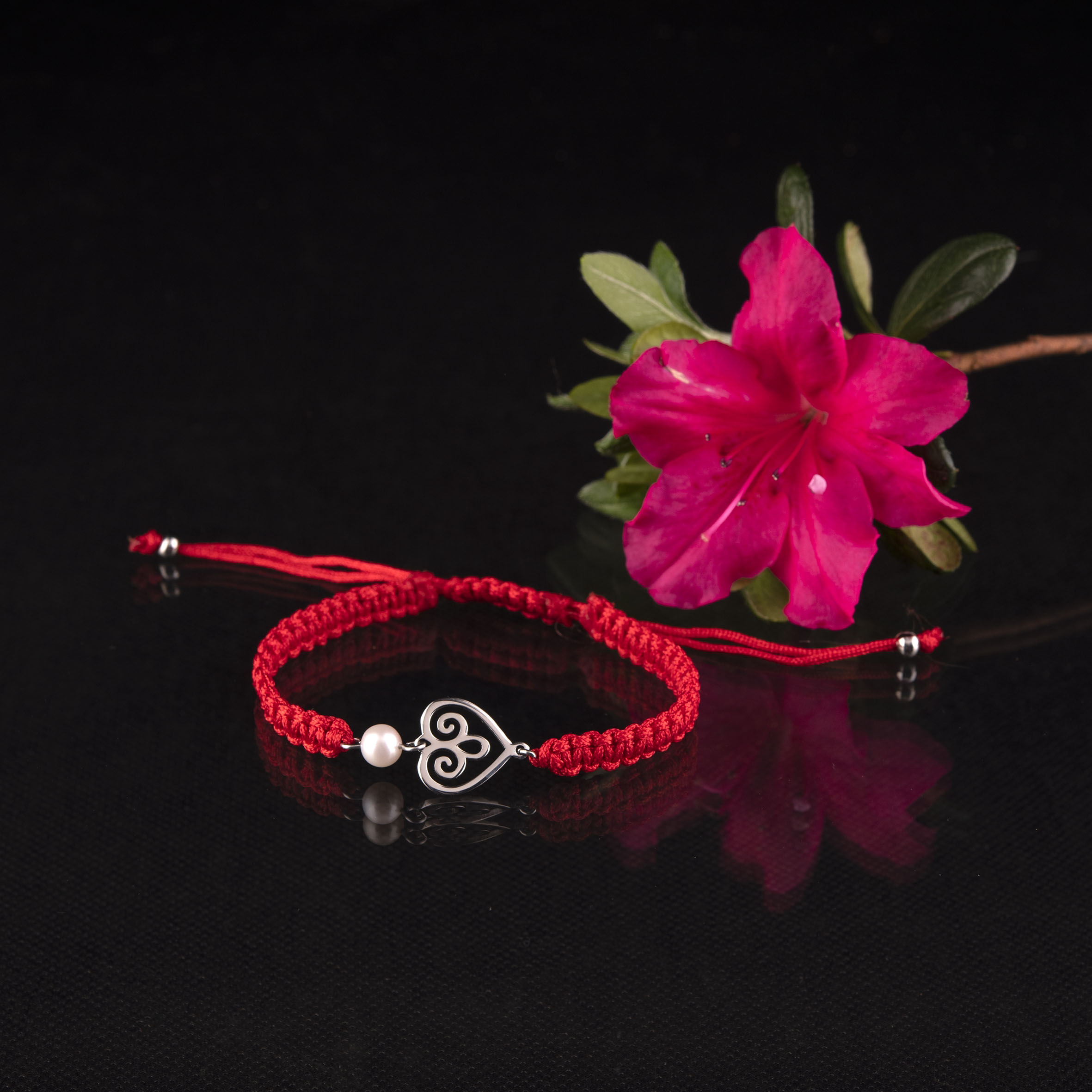 Náramok malé srdiečko - šnúrka + perla