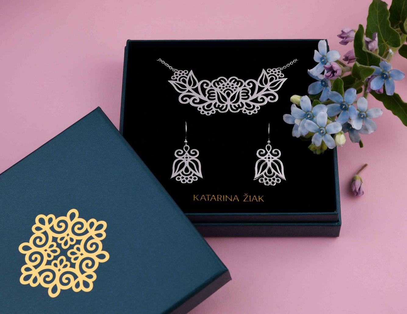 Set maky 3 - náhrdelník + visiace náušnice