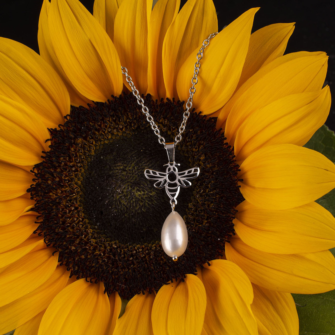 Prívesok včela 5 + perla slza