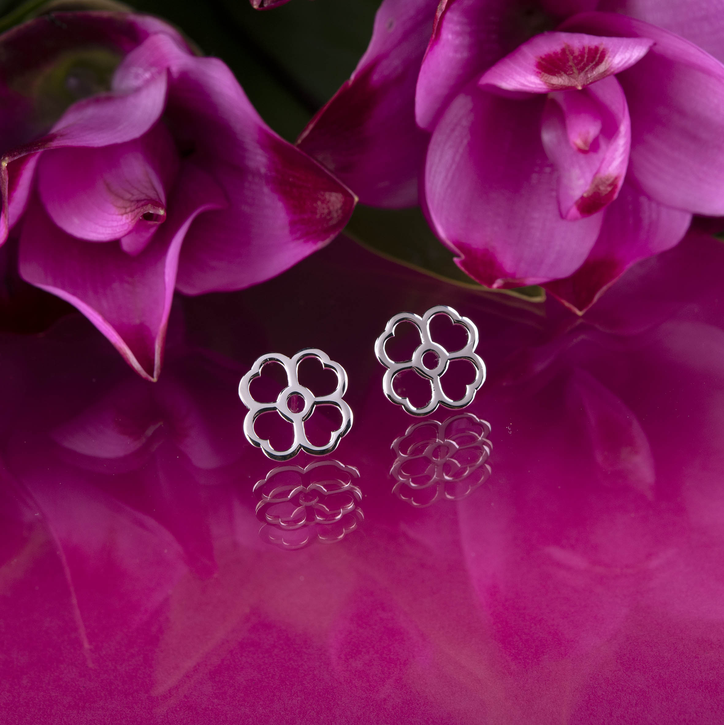 Napichovacie náušnice múzy - klinček