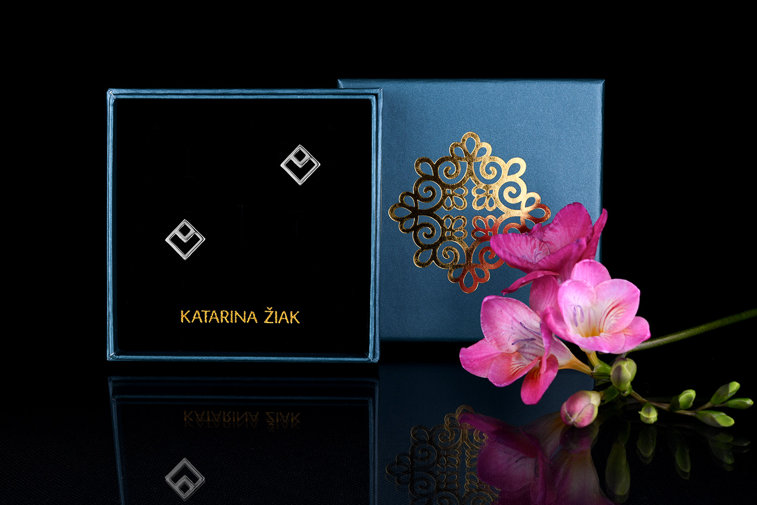 Napichovacie náušnice novohrad štvorček 1