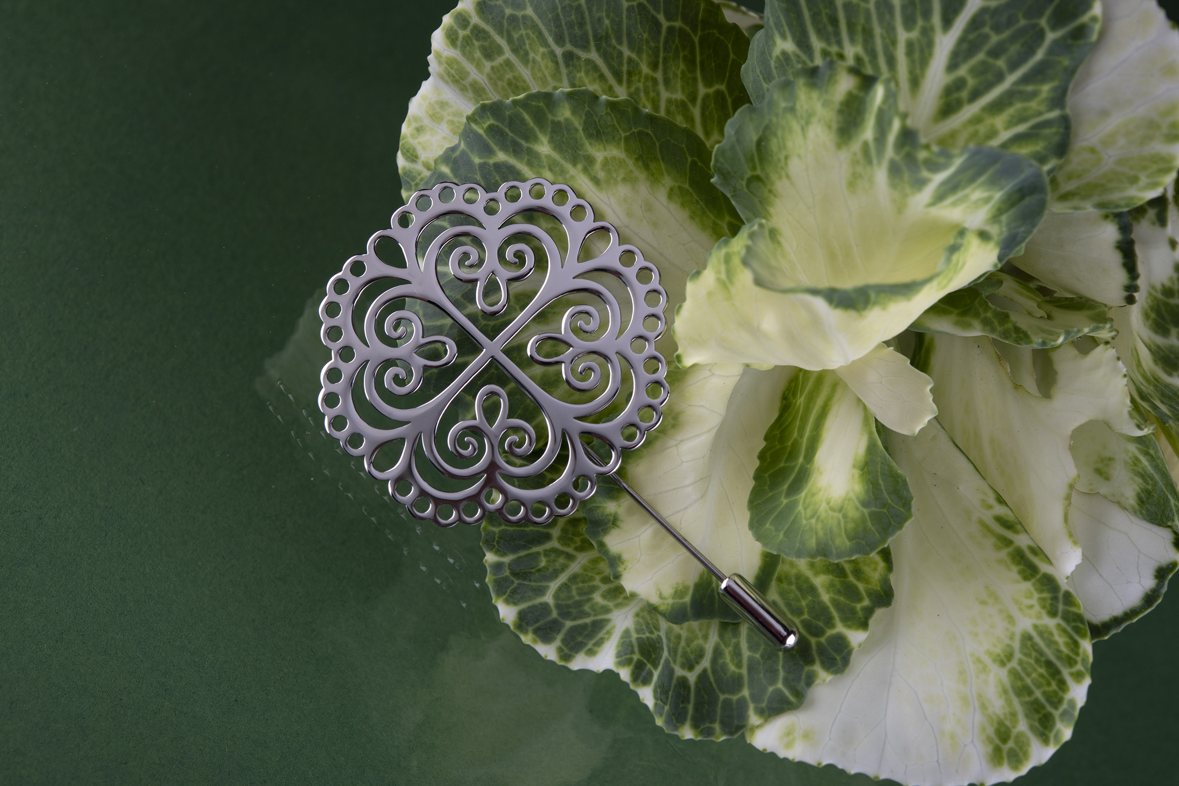 Brošňa štvorlístok ornament 2