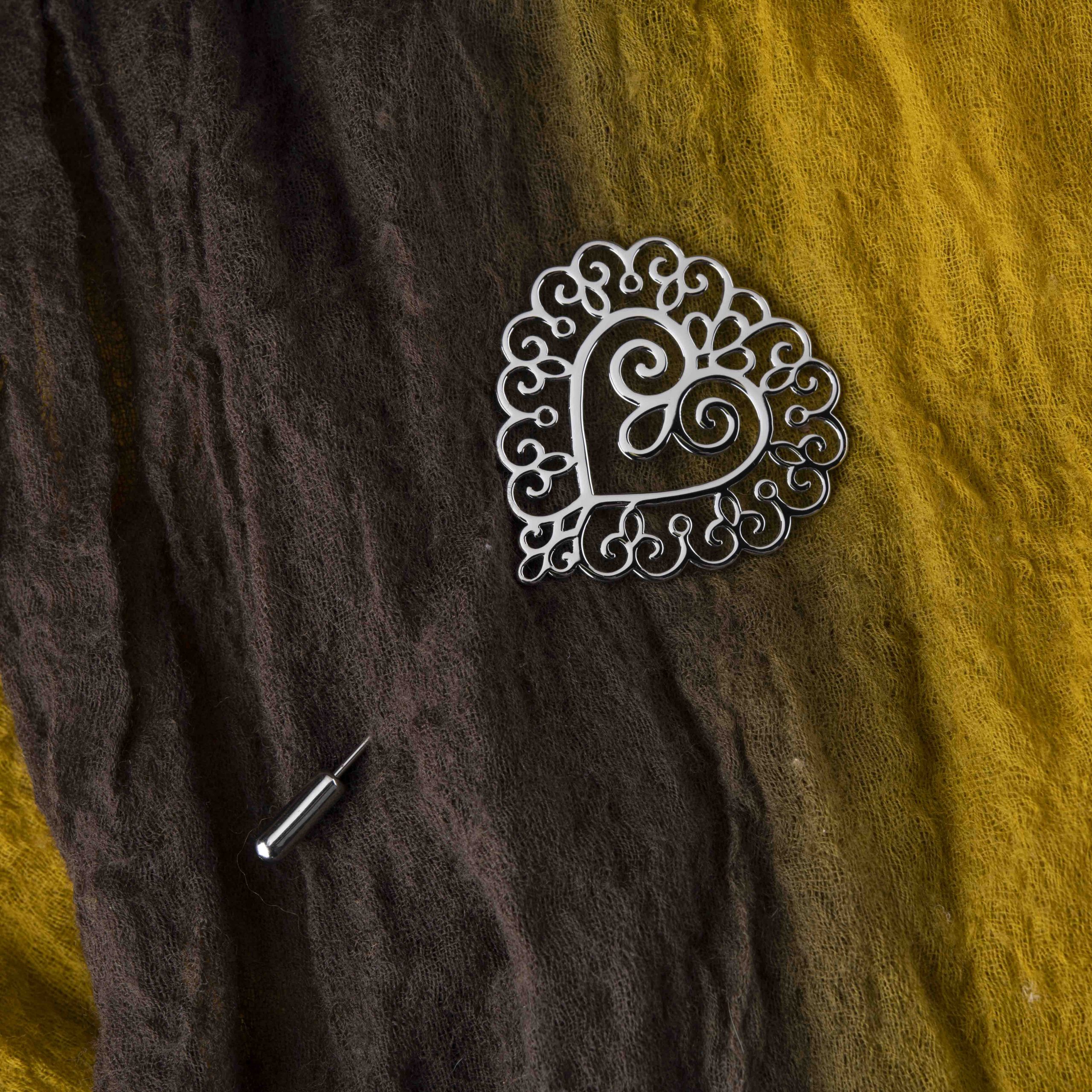 Brošňa čipka srdce