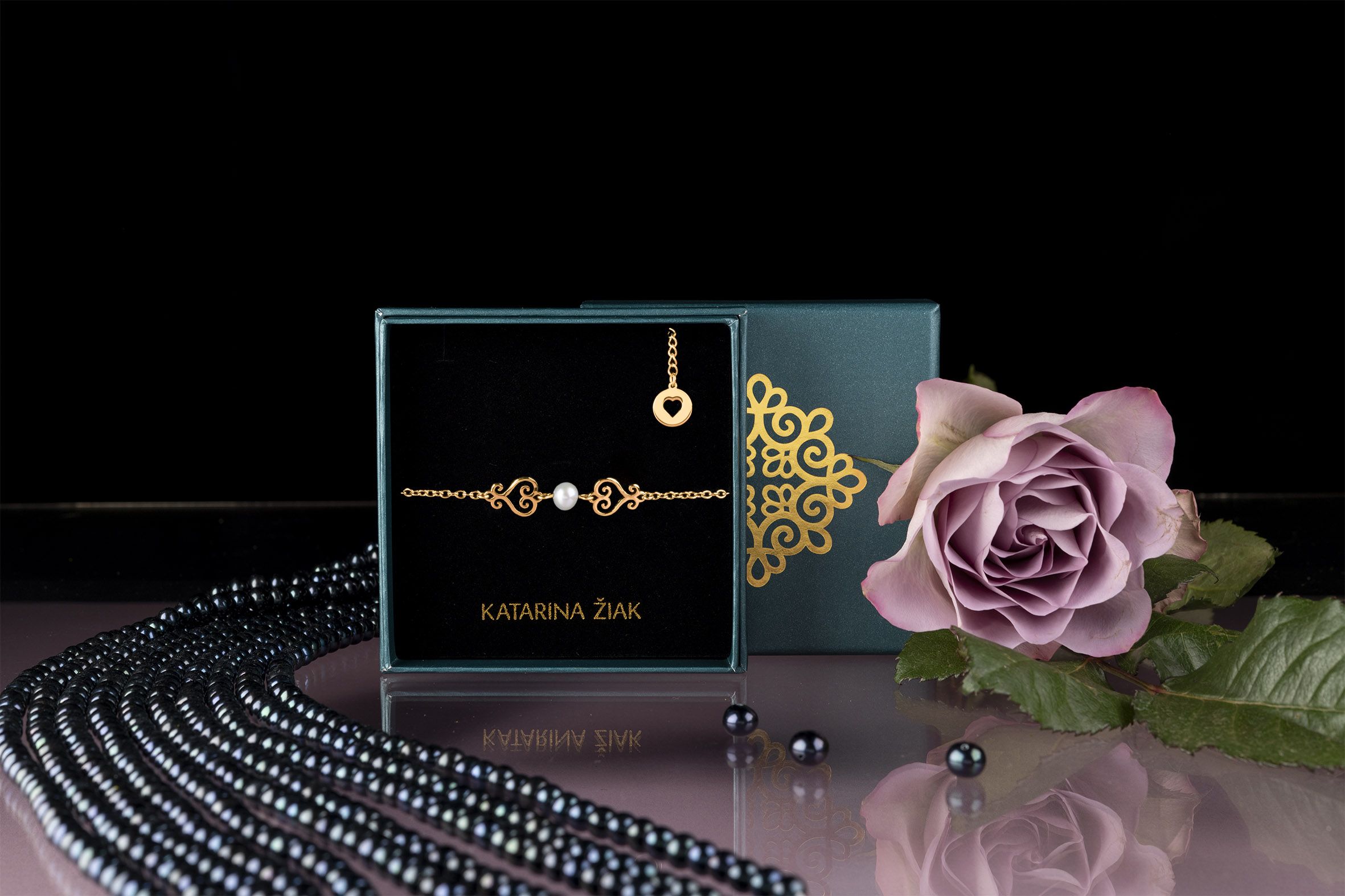 Náramok 2 drotárske srdiečka – retiazka + perla