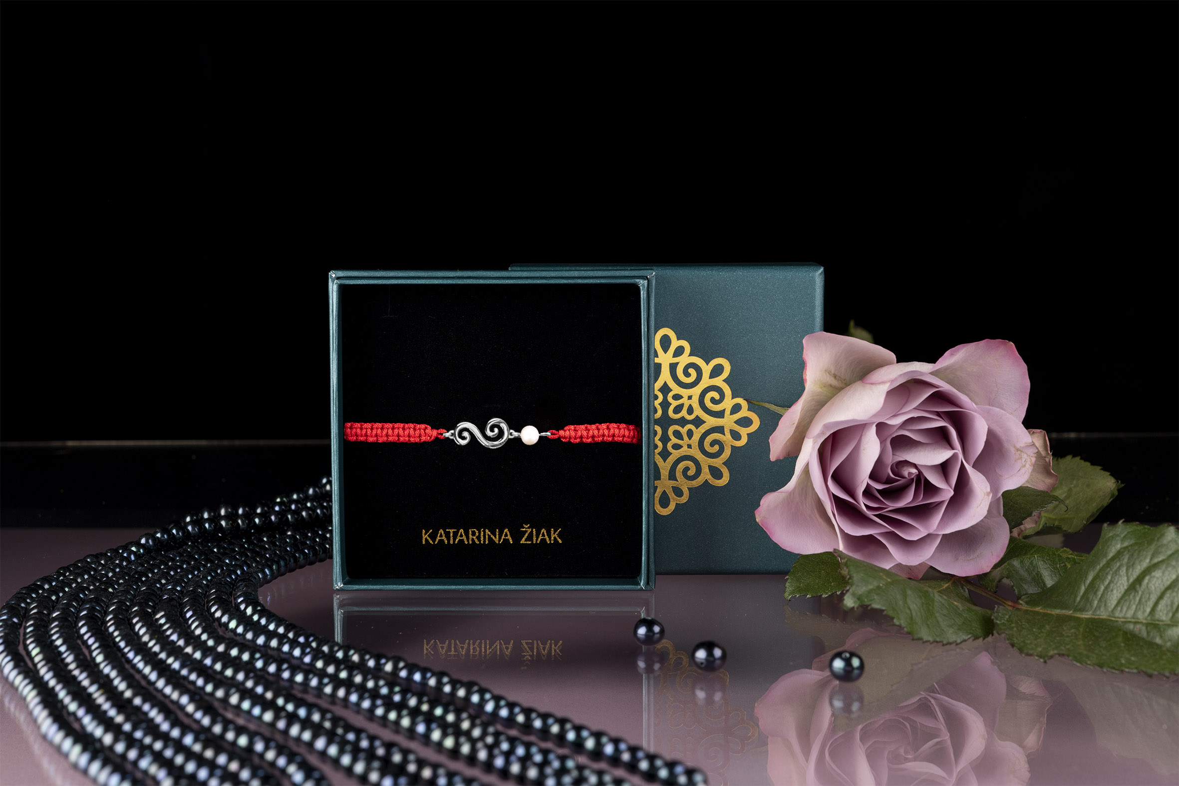 Náramok drotárske slučky 2- šnúrka + perla