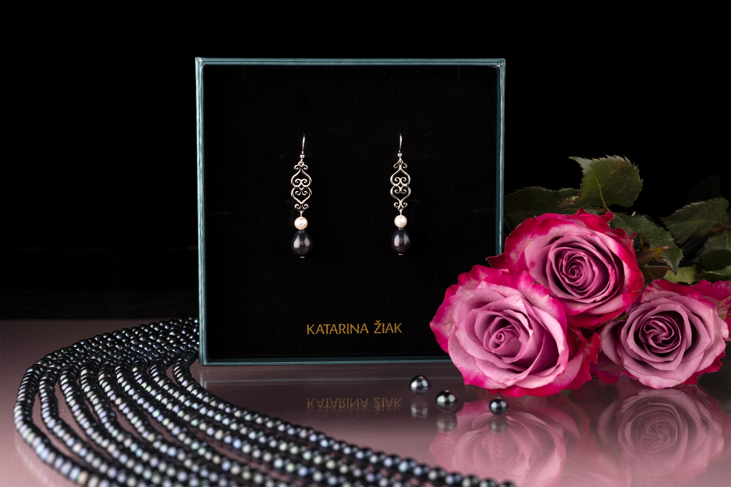 Náušnice drotárske srdce 4   + čierna perla slza