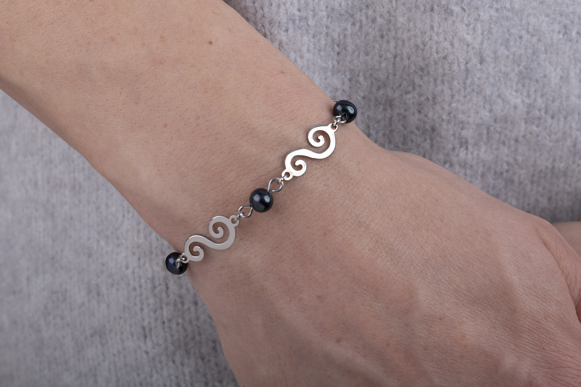 Náramok drotárske slučky 3 + perly