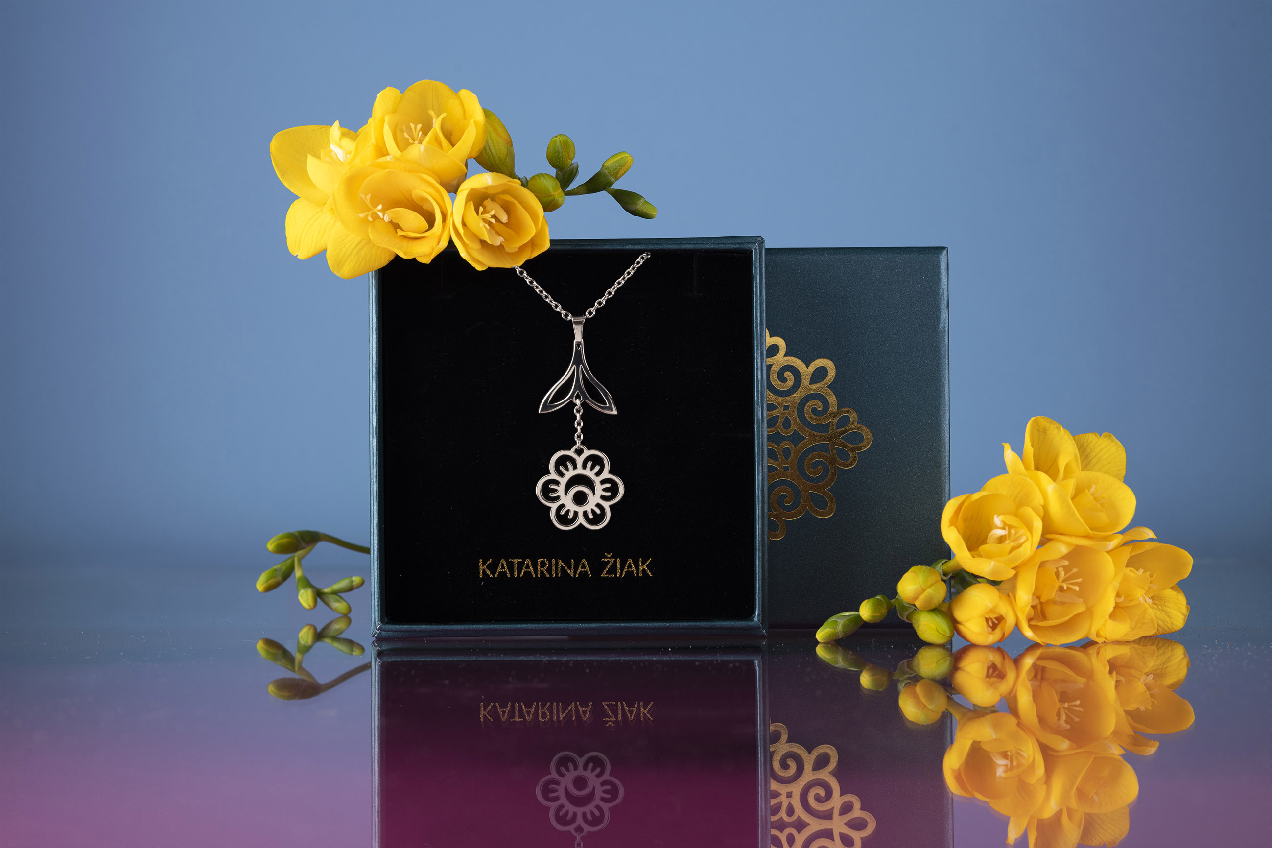 Prívesok Veronika s lístkom