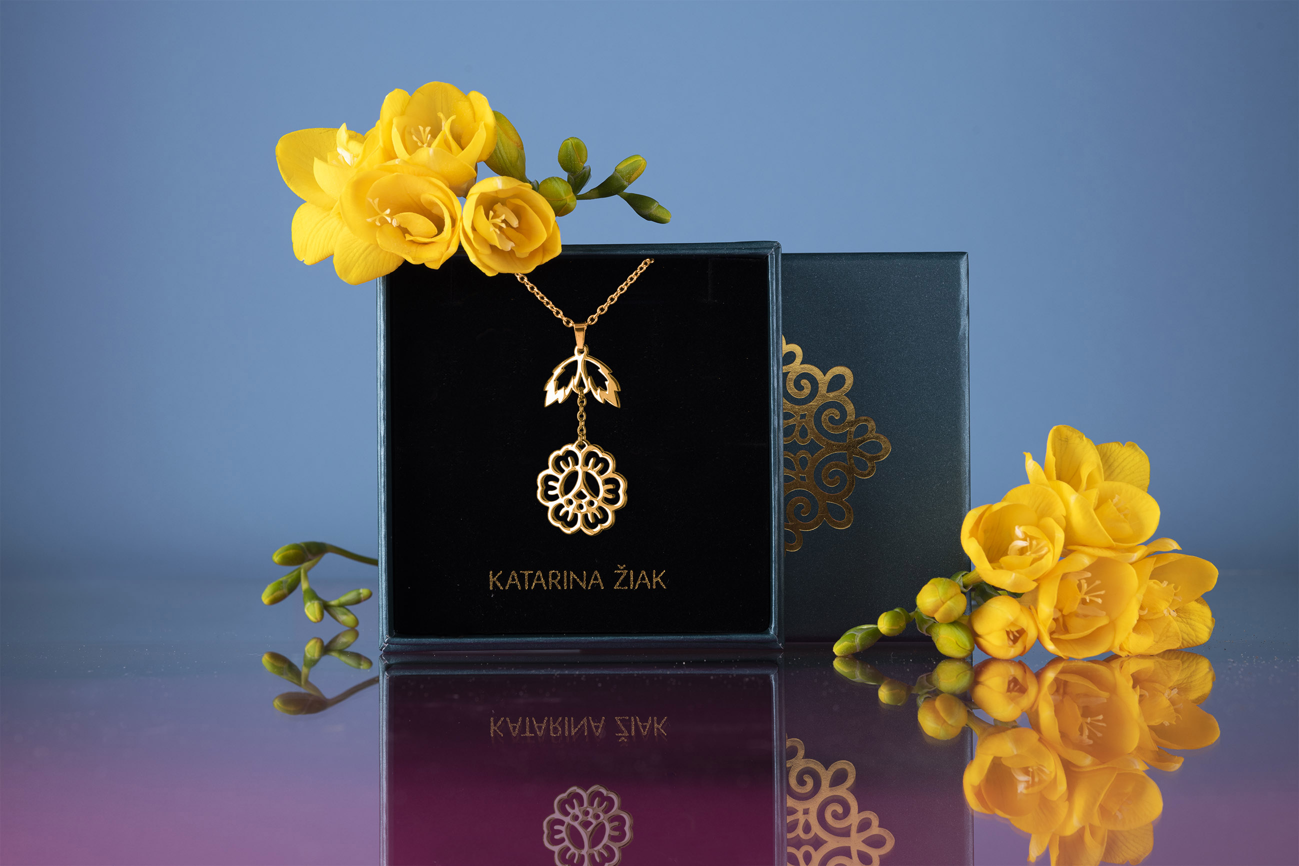 Prívesok kvietok 1 s lístkom