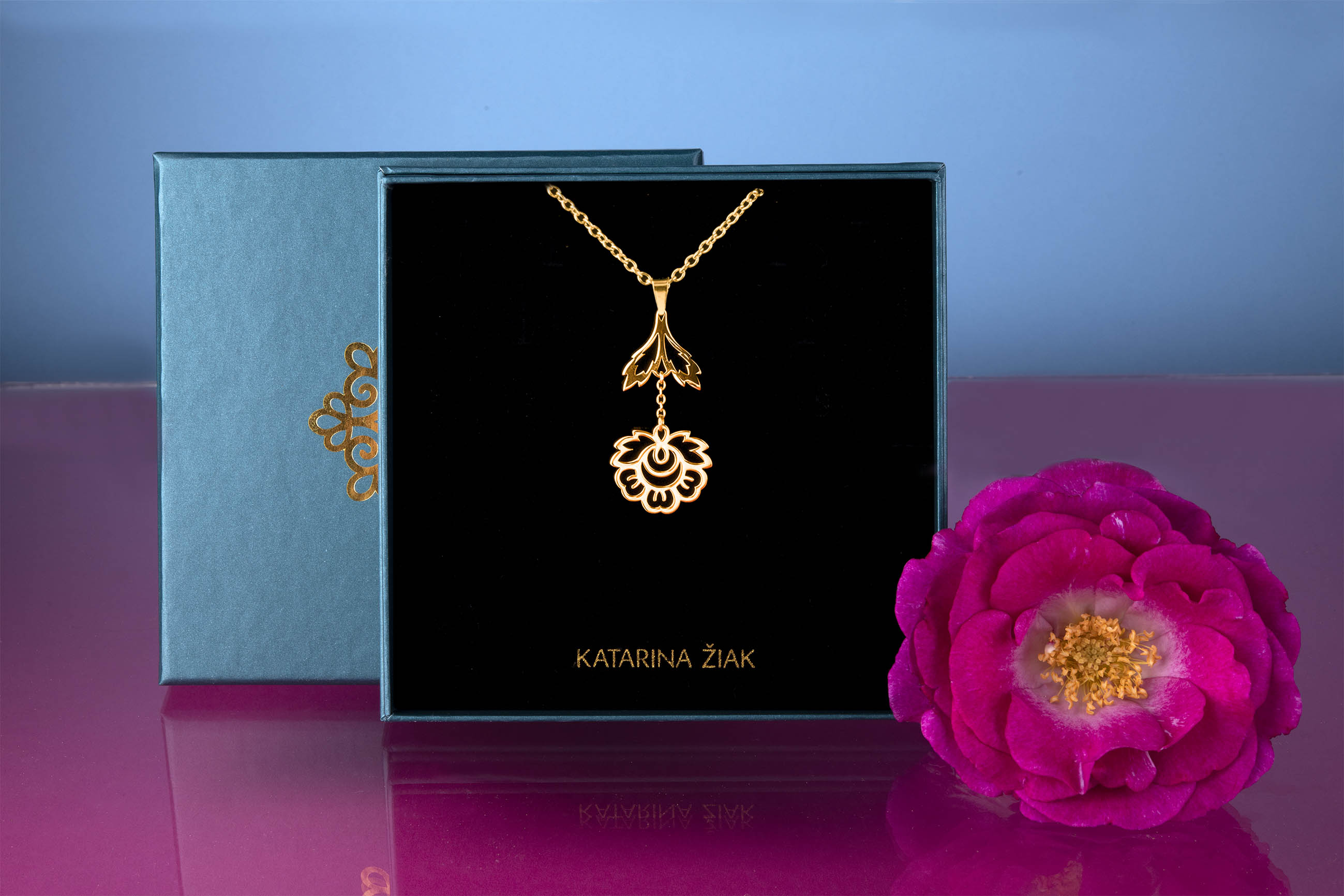 Prívesok kvietok 2 s lístkom