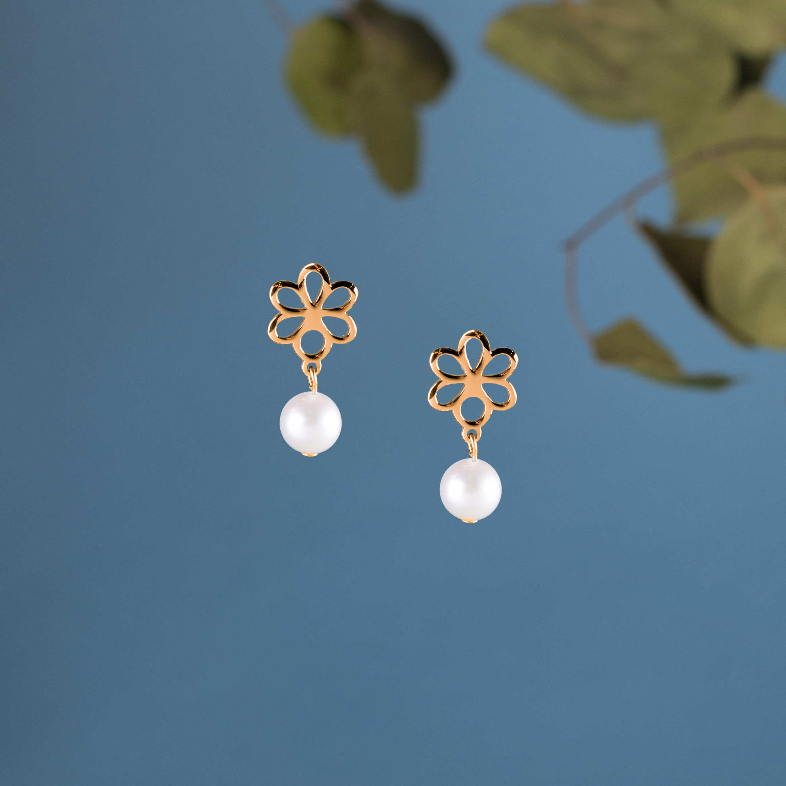 Napichovacie náušnice Ábelovská margarétka s perlou - krátke