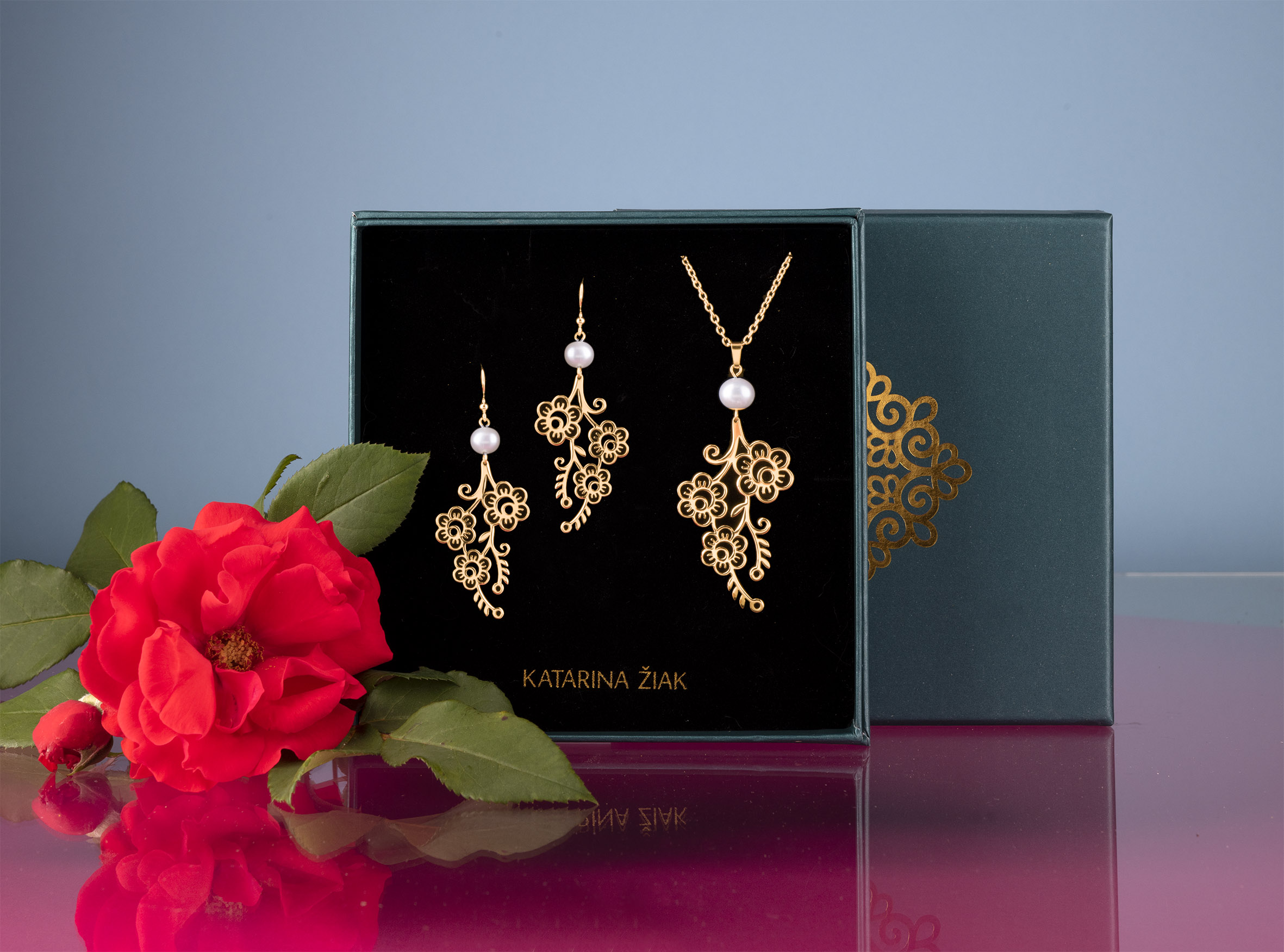 Set - Prívesok a náušnice kvietok Veronika - kytica s perlou