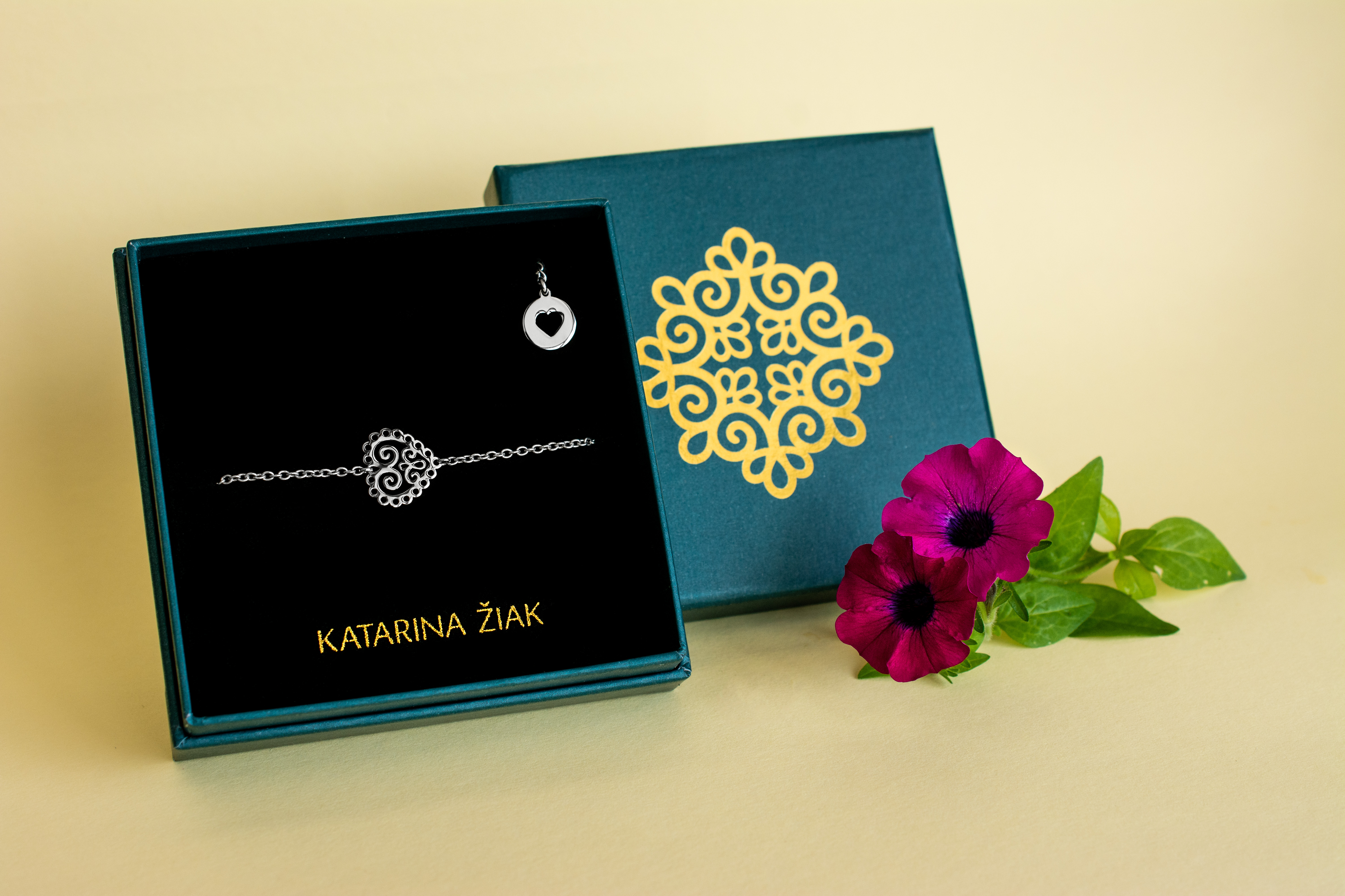 Náramok srdce ornament mini 1