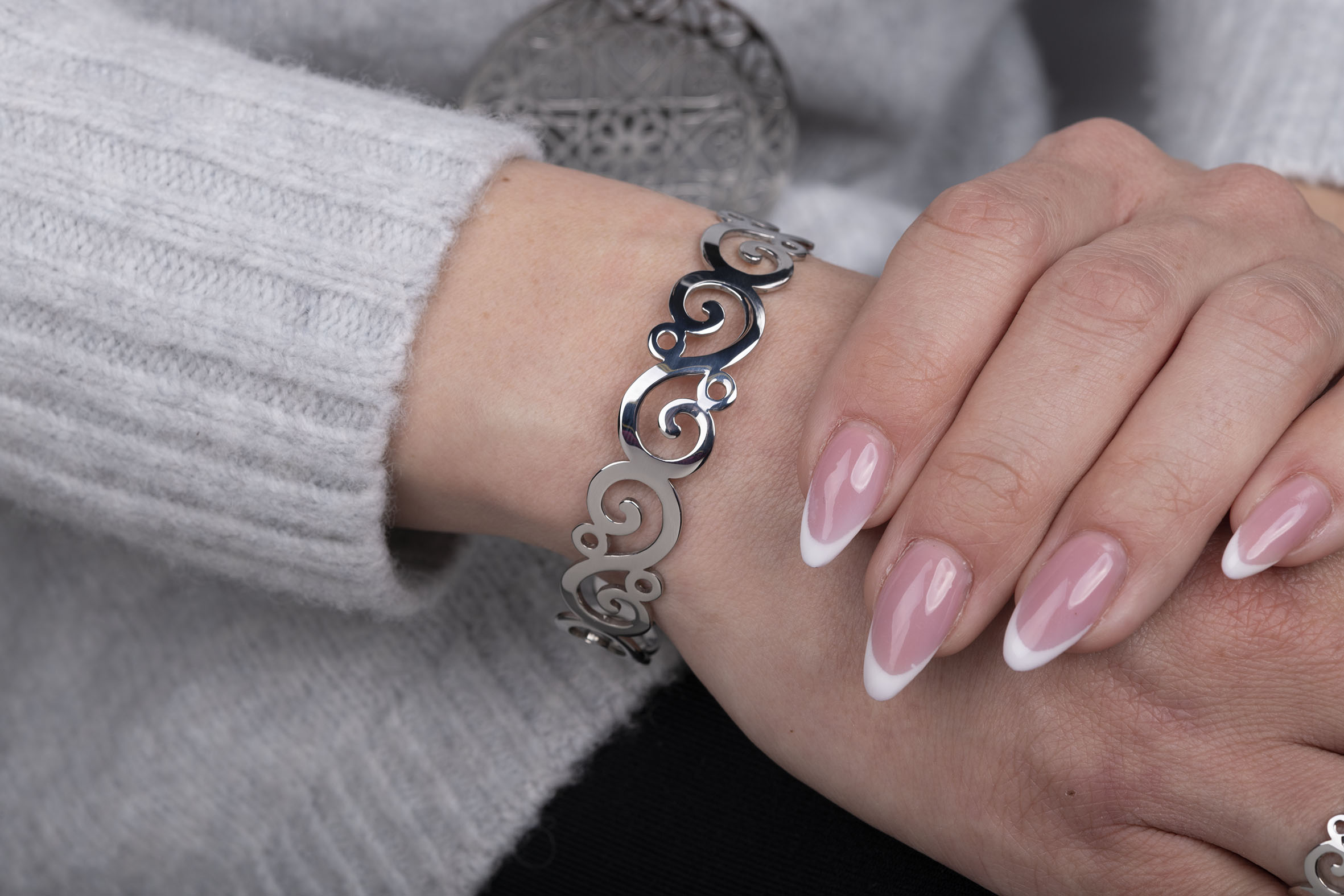 Náramok drotársky ornament - špirála pás úzky 1