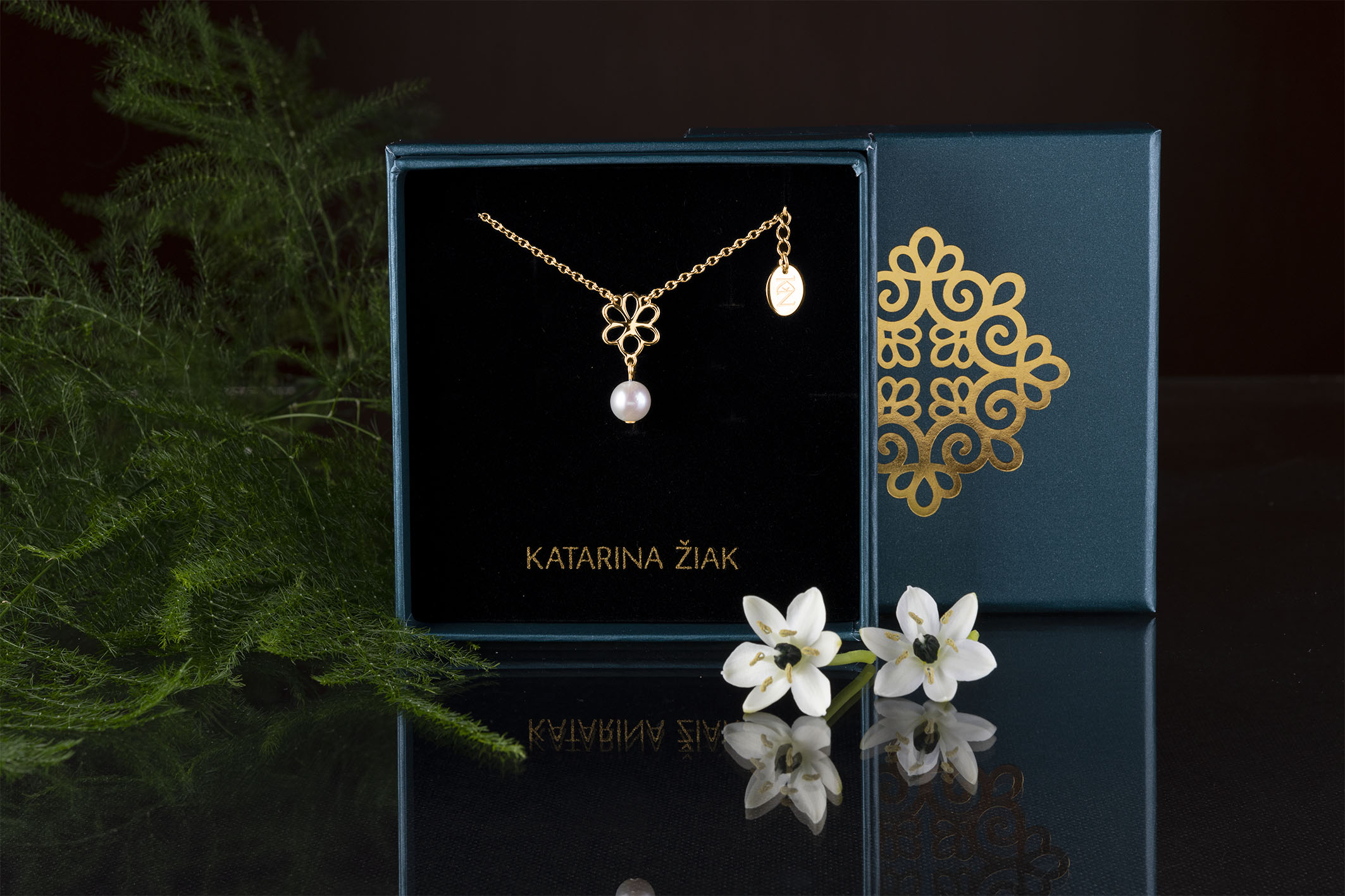 Náhrdelník Ábelovská margarétka s perlou - krátky