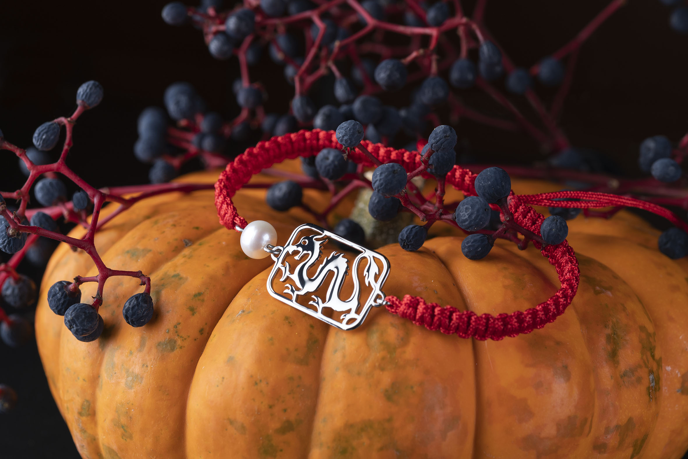 Náramok drak - šnúrka +perla