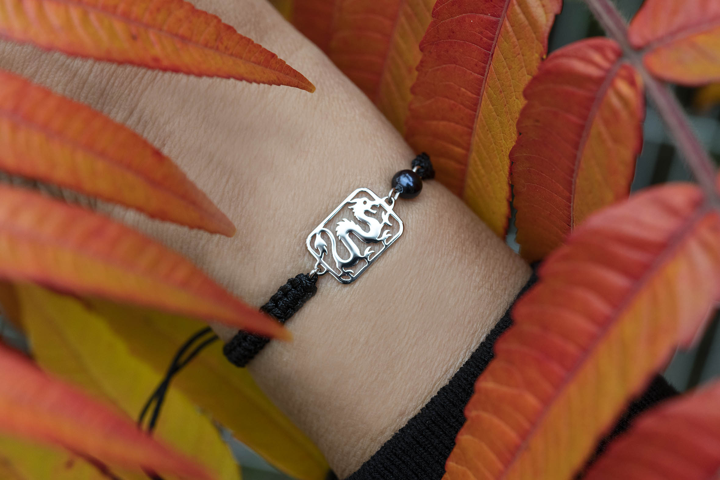 Náramok drak - šnúrka +perla