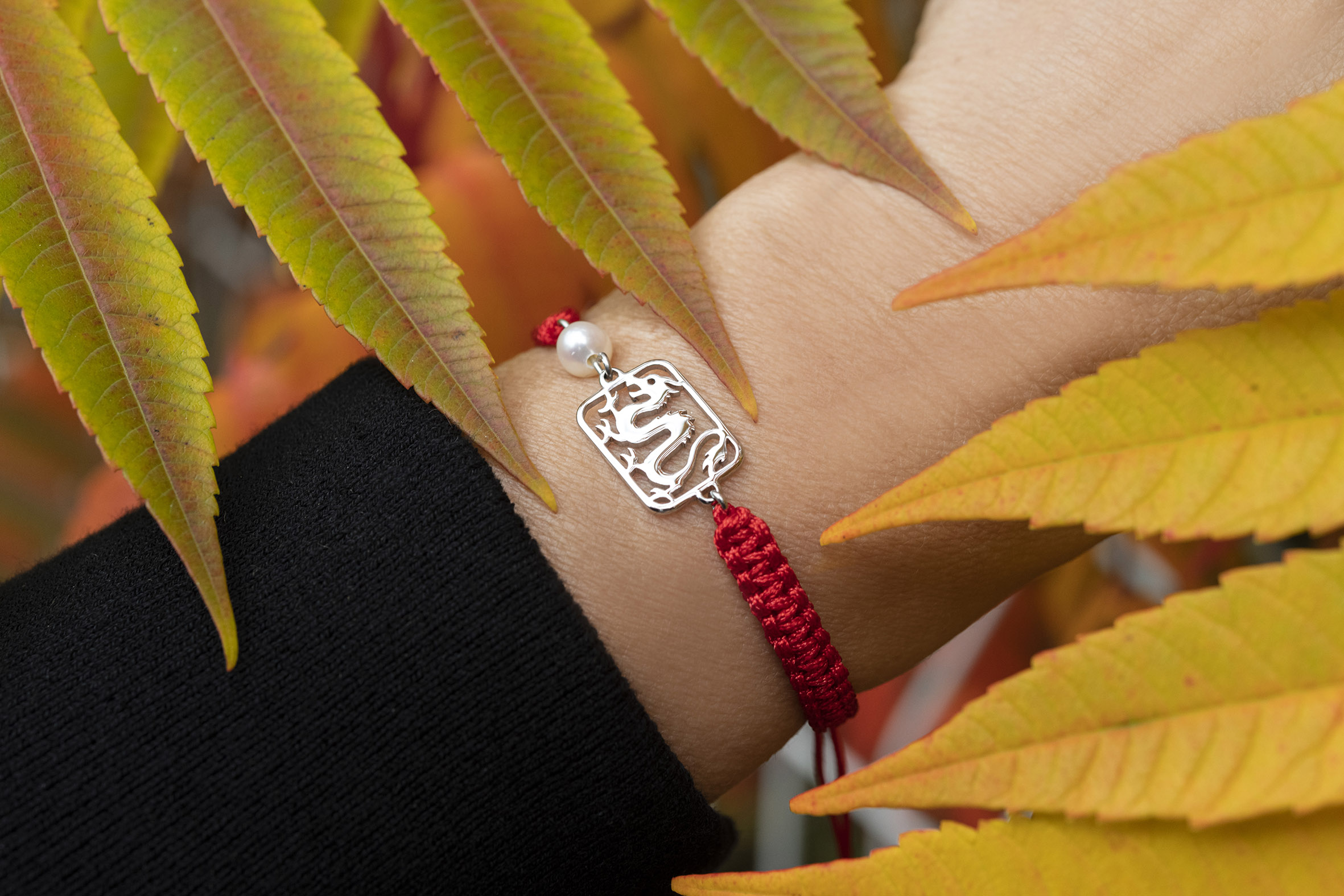 Náramok drak - šnúrka +perla