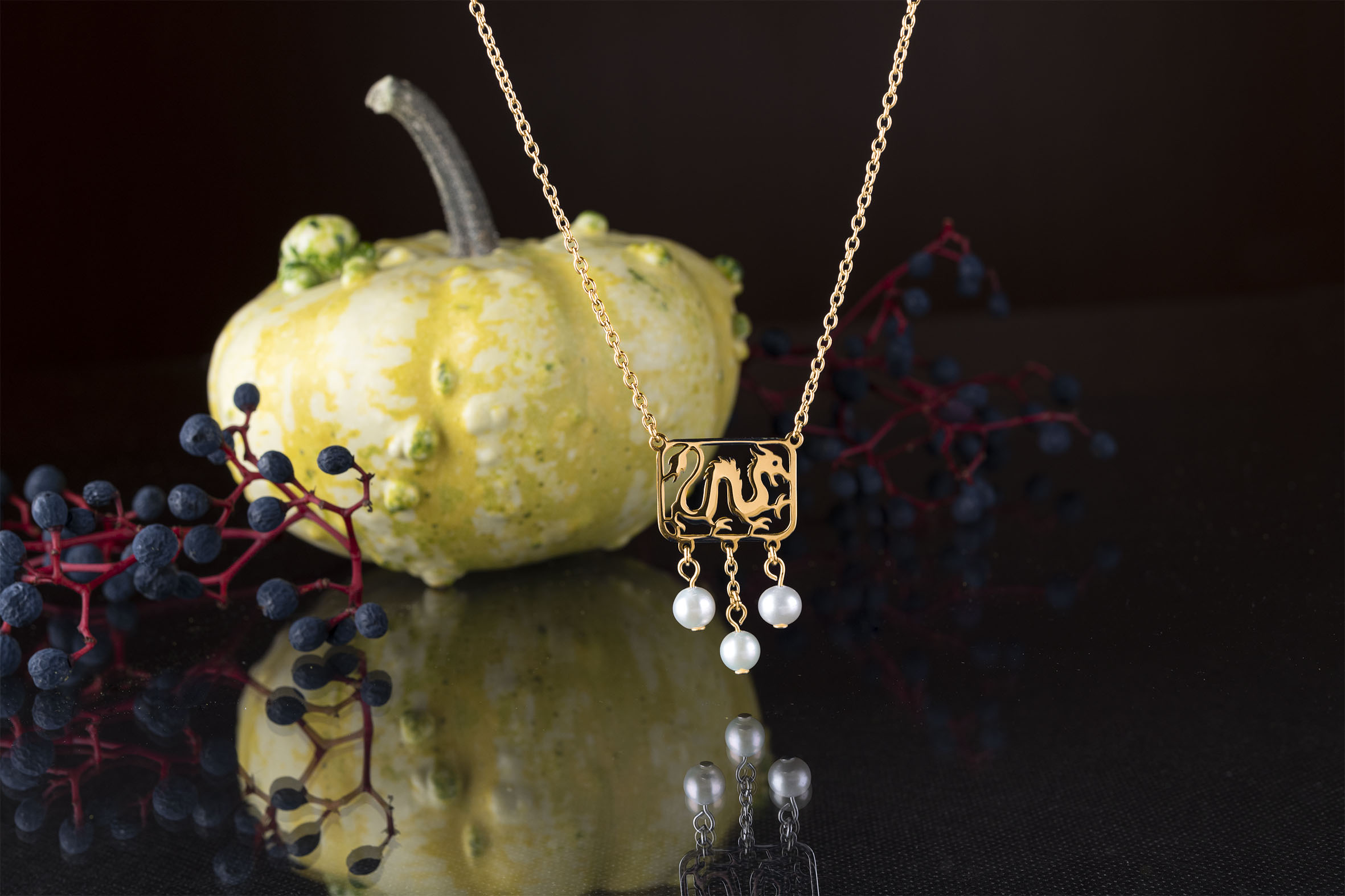 Náhrdelník drak + 3 perly