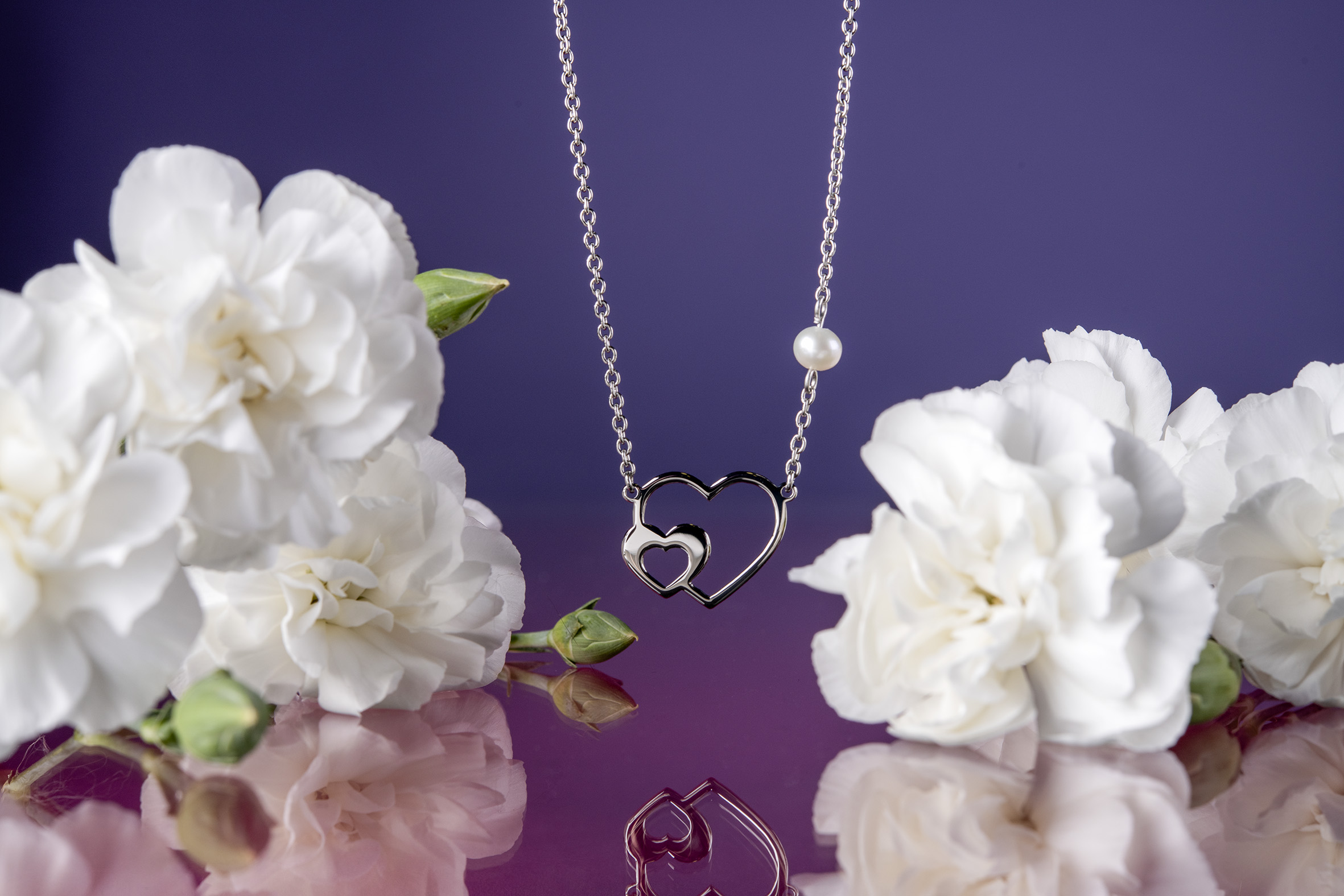 Náhrdelník 2 srdiečka ornamentika +perla