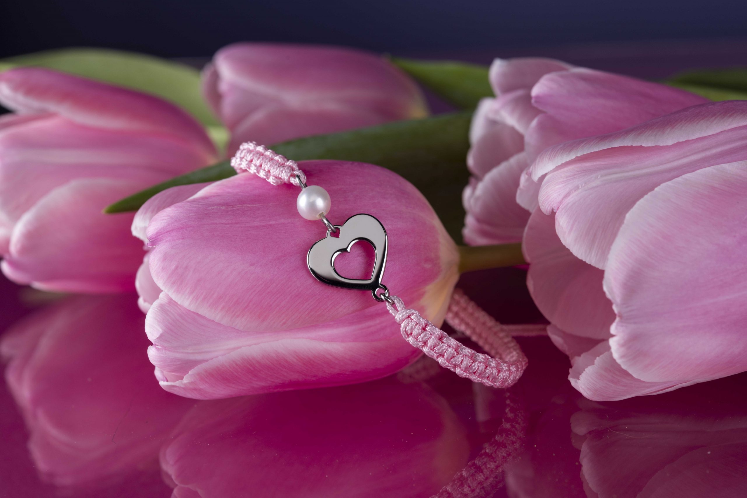 Náramok  - srdiečko ornamentika – šnúrka + perla